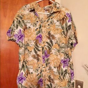 COPY - Short sleeve tropical blouse. Lightweight.
